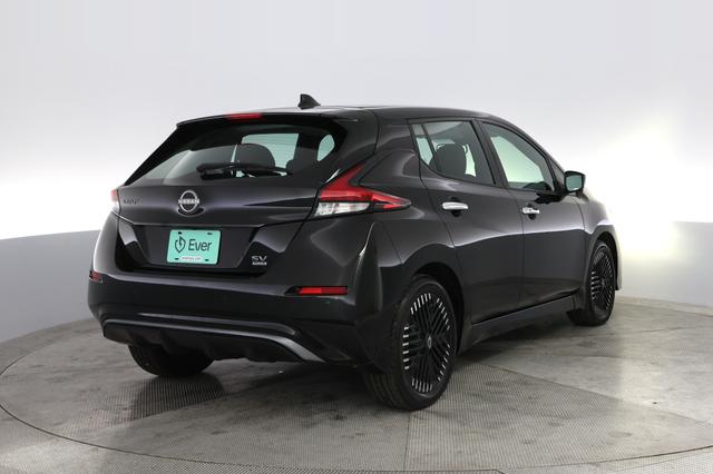 2024 Nissan LEAF — photo 2 of 20