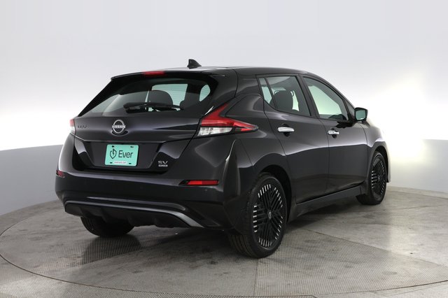 2024 Nissan LEAF — photo 2 of 20