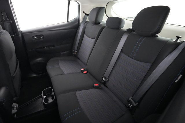 2024 Nissan LEAF — photo 18 of 20