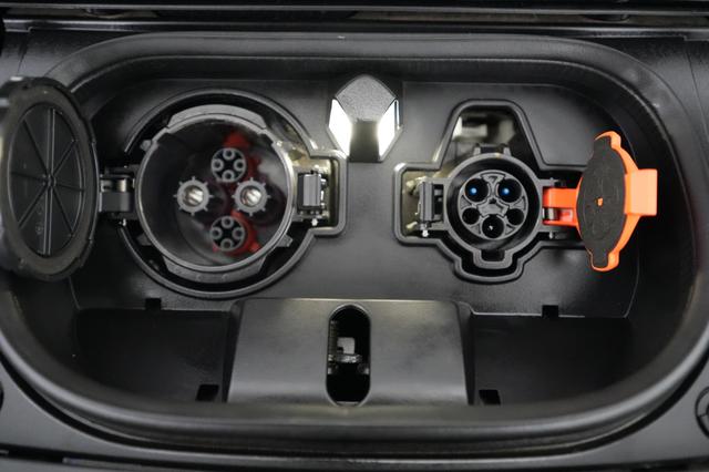 2024 Nissan LEAF — photo 8 of 20
