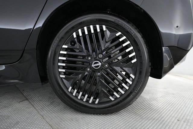 2024 Nissan LEAF — photo 16 of 20