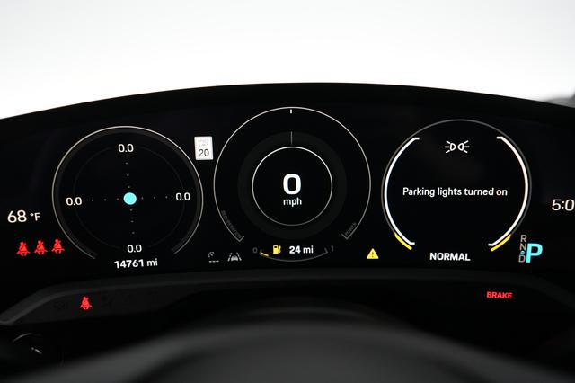 2022 Porsche Taycan — photo 5 of 22