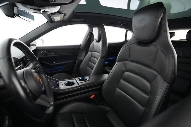 2022 Porsche Taycan — photo 3 of 22