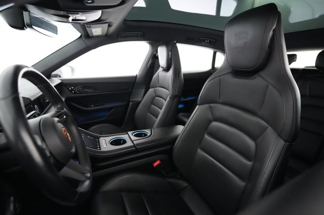 2022 Porsche Taycan — photo 3 of 22