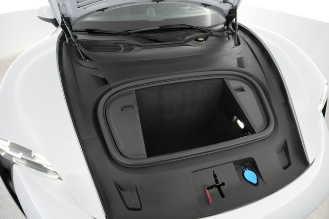 2022 Porsche Taycan — photo 20 of 22