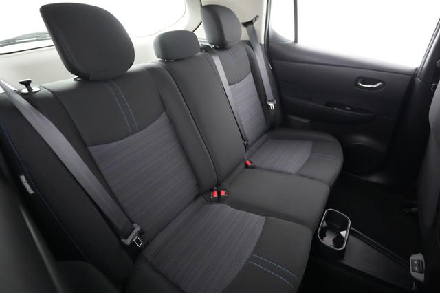2023 Nissan LEAF — photo 4 of 20