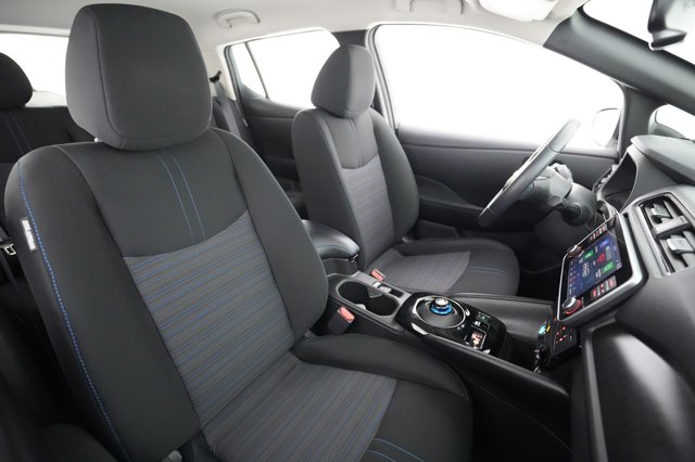 2023 Nissan LEAF — photo 18 of 20
