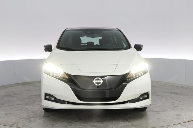 2023 Nissan LEAF — photo 9 of 20