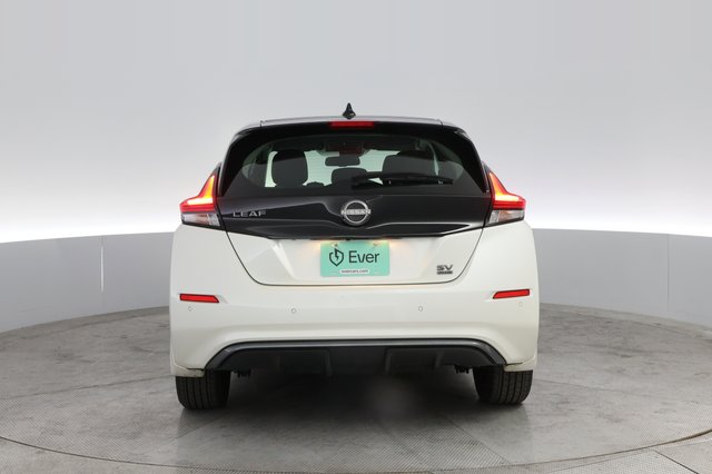 2023 Nissan LEAF — photo 12 of 20