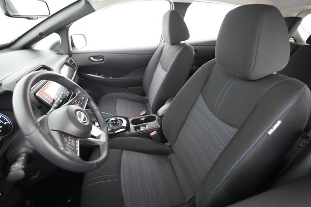 2023 Nissan LEAF — photo 3 of 20