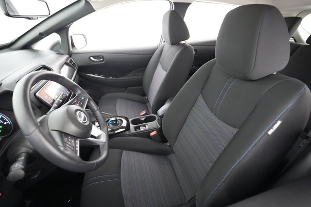2023 Nissan LEAF — photo 3 of 20