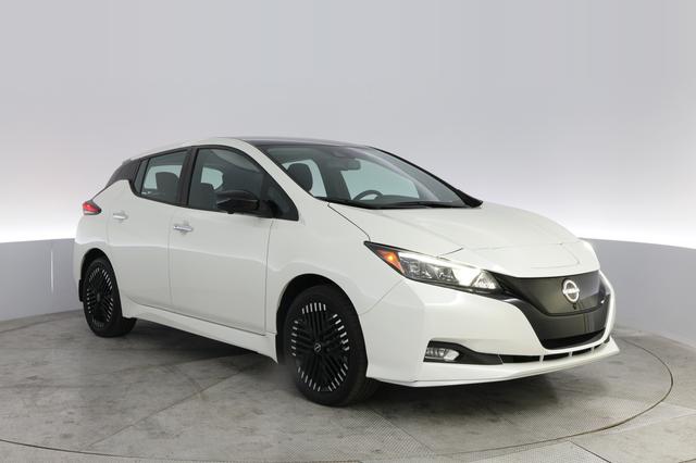 2023 Nissan LEAF — photo 10 of 20