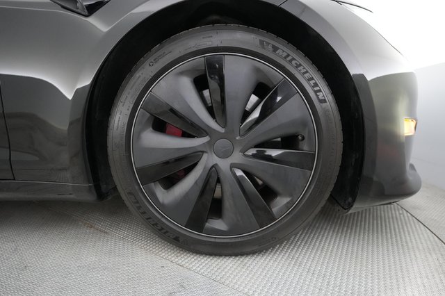 2023 Tesla Model S — photo 17 of 21