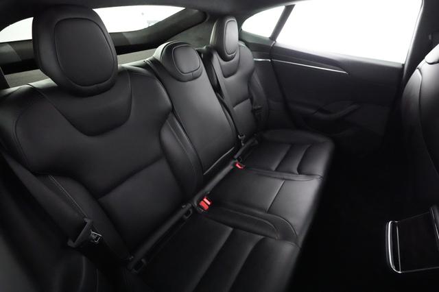 2023 Tesla Model S — photo 4 of 21
