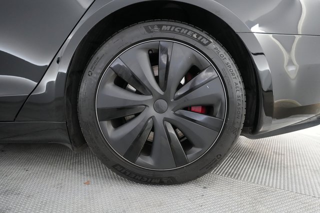2023 Tesla Model S — photo 7 of 21