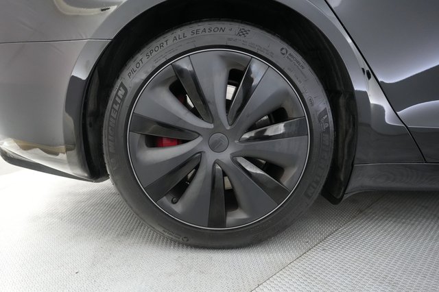 2023 Tesla Model S — photo 16 of 21