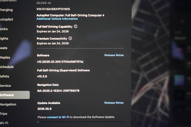 2023 Tesla Model S — photo 5 of 21