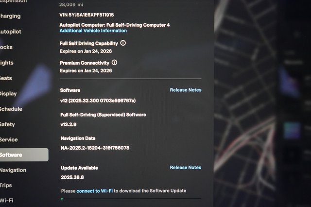 2023 Tesla Model S — photo 5 of 21