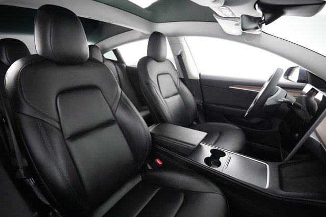 2022 Tesla Model 3 — photo 18 of 21