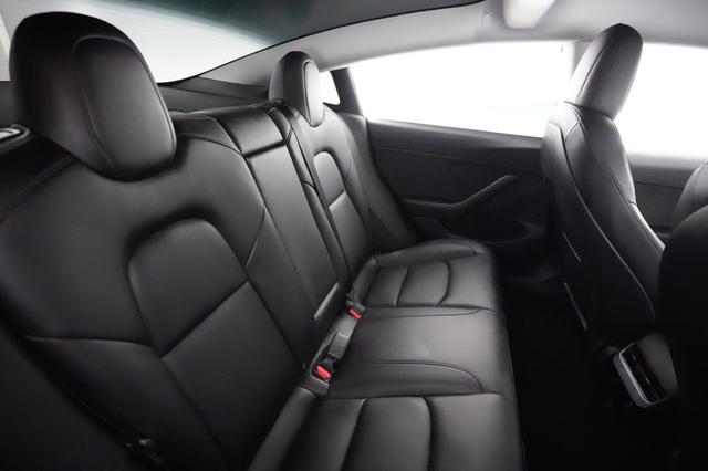 2022 Tesla Model 3 — photo 4 of 21