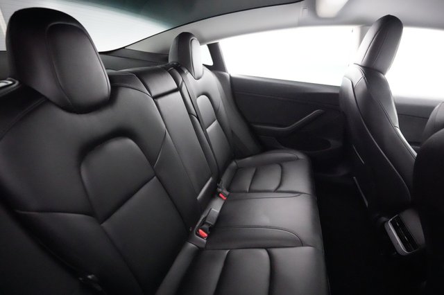 2022 Tesla Model 3 — photo 4 of 21