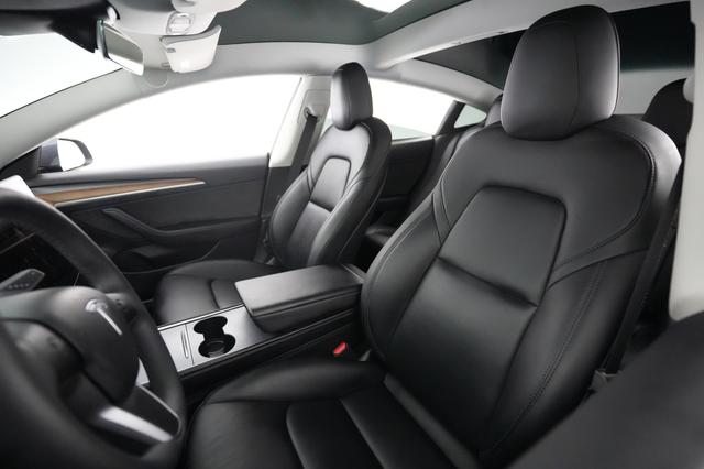 2022 Tesla Model 3 — photo 3 of 21