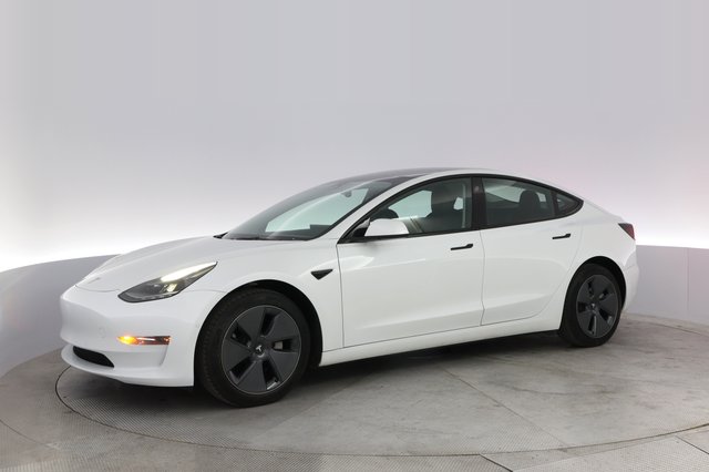 2022 Tesla Model 3 — photo 14 of 22
