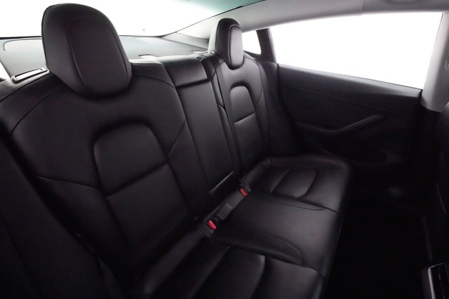 2022 Tesla Model 3 — photo 4 of 22