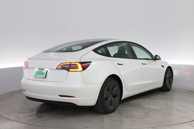 2022 Tesla Model 3 — photo 2 of 22