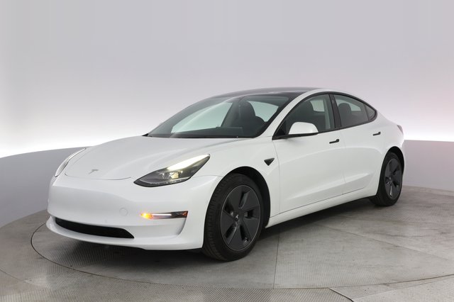 2022 Tesla Model 3 — VIN 5YJ3E1EB4NF315911
