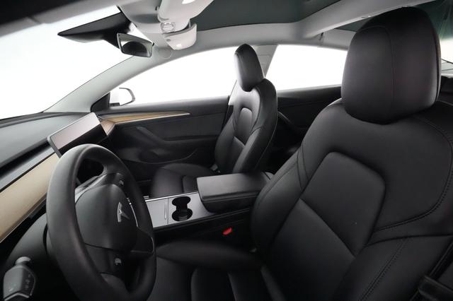 2022 Tesla Model 3 — photo 3 of 22