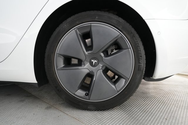 2022 Tesla Model 3 — photo 7 of 22