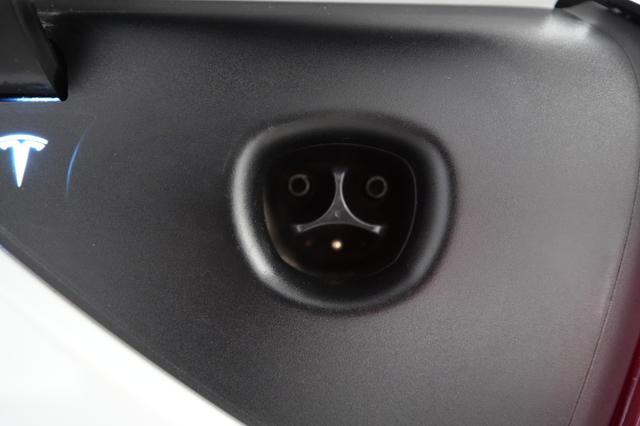 2022 Tesla Model 3 — photo 8 of 22