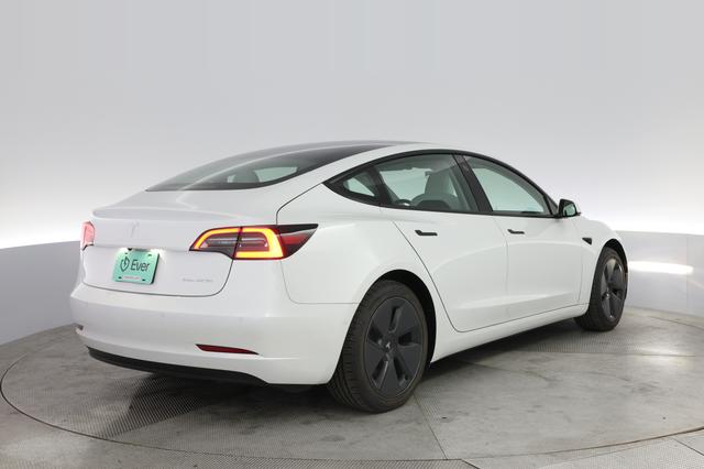 2022 Tesla Model 3 — photo 2 of 21