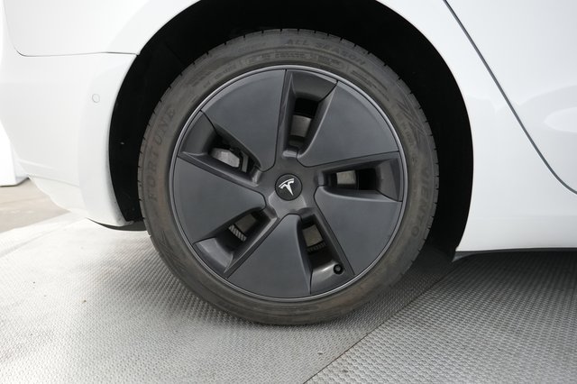 2022 Tesla Model 3 — photo 16 of 21
