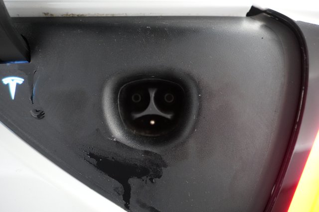 2022 Tesla Model 3 — photo 8 of 21