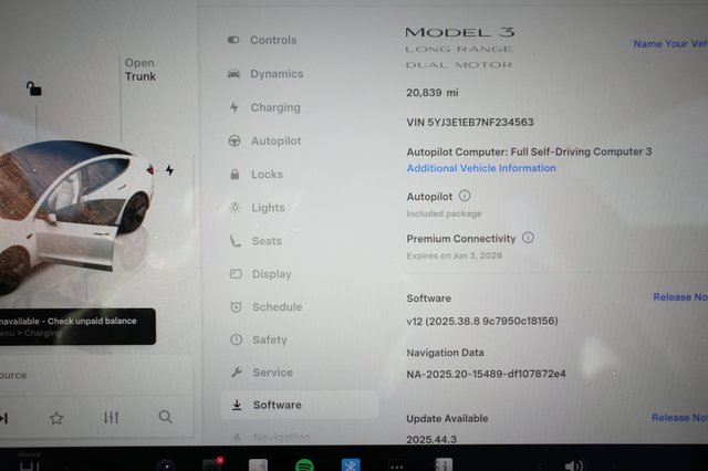 2022 Tesla Model 3 — photo 5 of 21