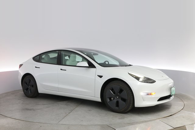 2022 Tesla Model 3 — photo 11 of 21