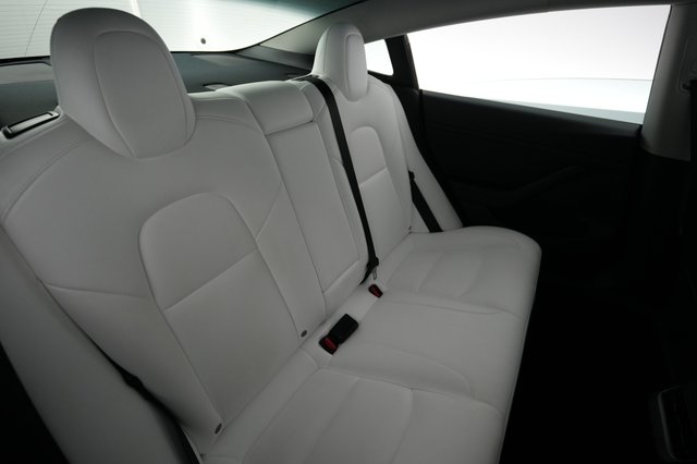 2022 Tesla Model 3 — photo 4 of 21