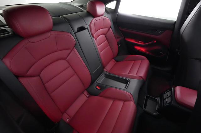 2021 Porsche Taycan — photo 4 of 20