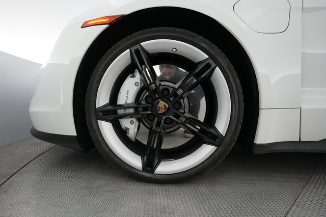 2021 Porsche Taycan — photo 7 of 20