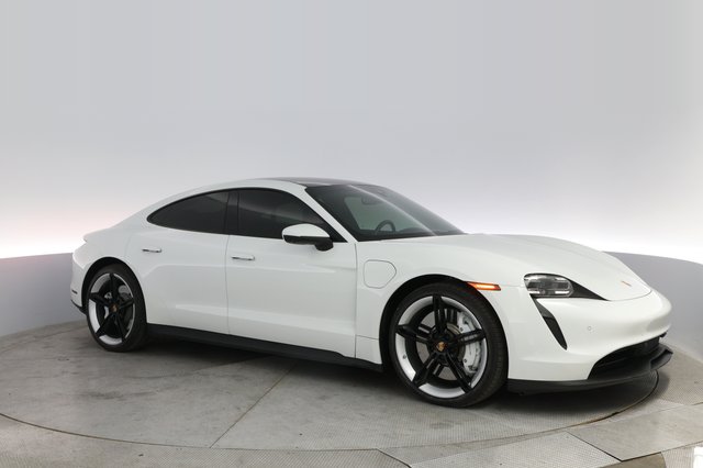 2021 Porsche Taycan — photo 11 of 20