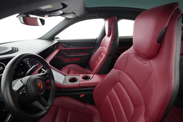2021 Porsche Taycan — photo 3 of 20