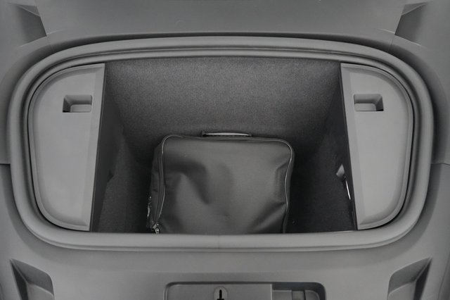 2021 Porsche Taycan — photo 6 of 20