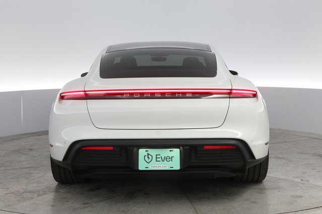 2021 Porsche Taycan — photo 12 of 20