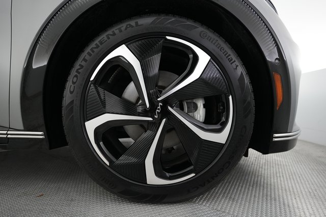 2022 Kia EV6 — photo 7 of 21