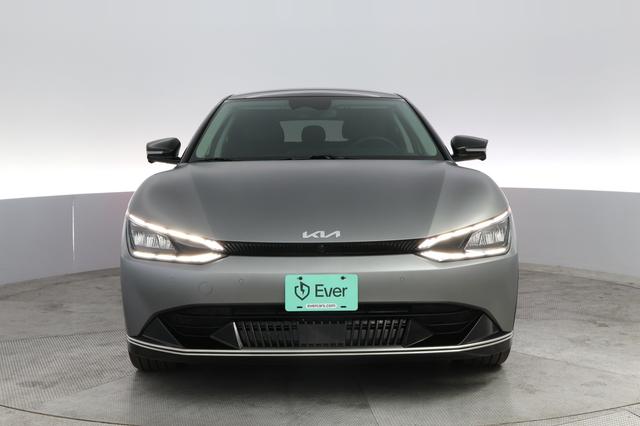 2022 Kia EV6 — photo 9 of 21