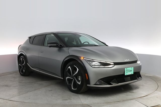 2022 Kia EV6 — photo 10 of 21