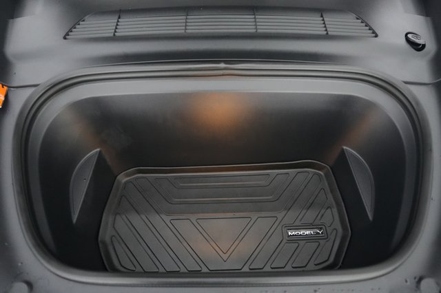 2022 Tesla Model Y — photo 20 of 21