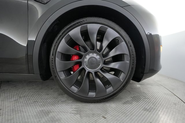 2022 Tesla Model Y — photo 17 of 21